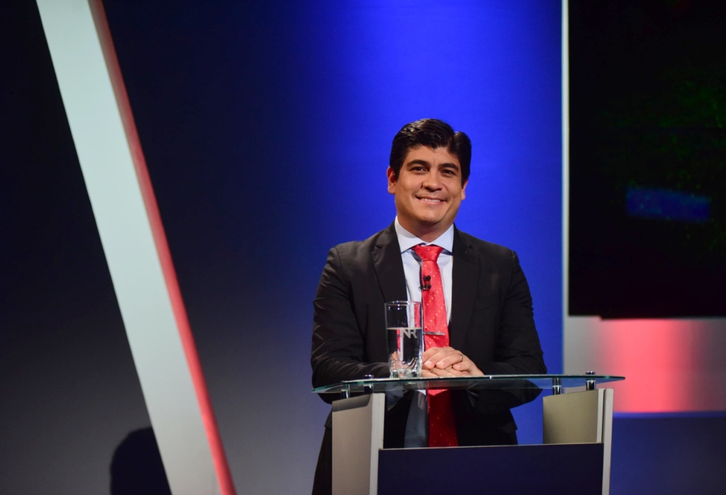Tomada del facebook de Carlos Alvarado