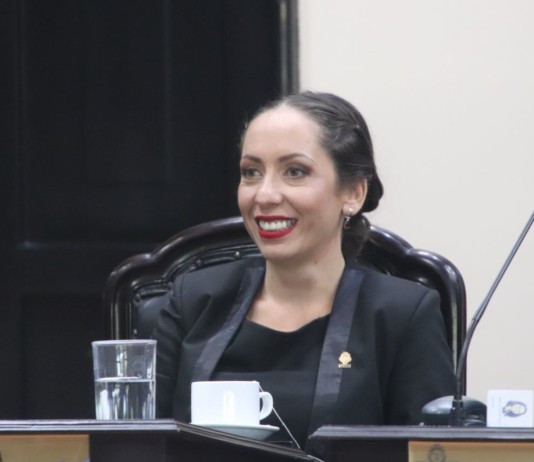 Fotografía: elmundo.cr :Carolina Hidalgo Herrera Presidenta de la Asamblea Legislativa 
