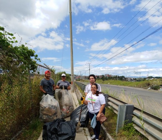 Aspirantes ACTIM y estudiantes SIFAIS limpian entrada de Carpio