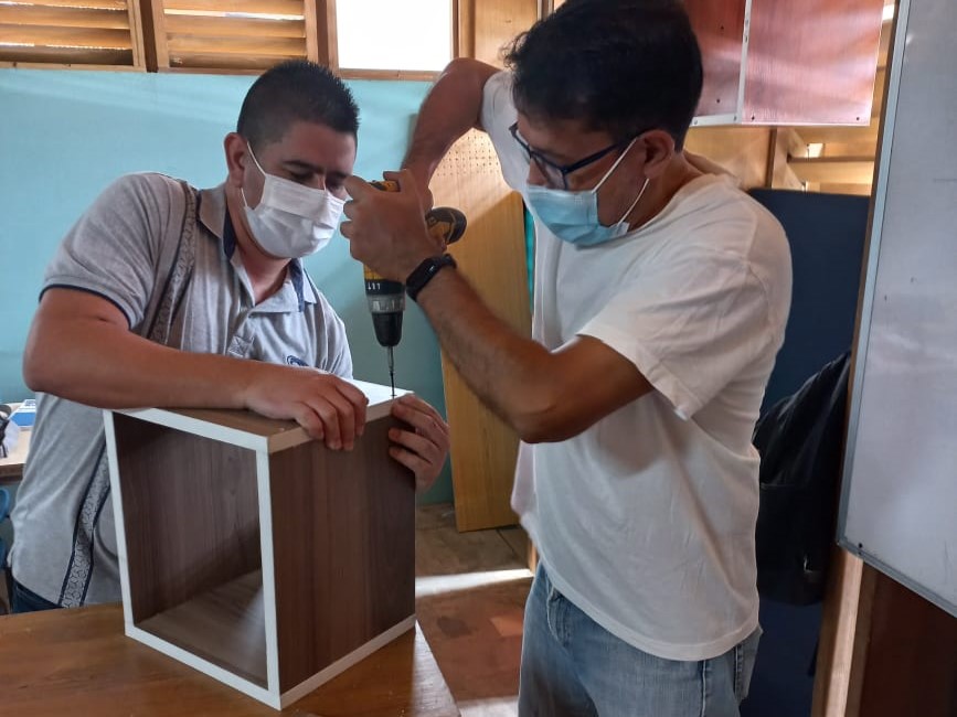 Desarrollando habilidades por medio de la carpintería Carpio de Luz